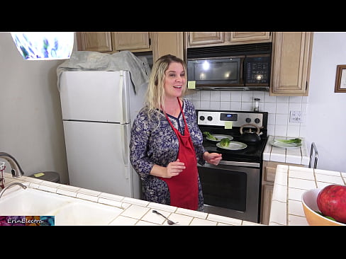 ❤️ A madrasta o ordenha na cozinha antes de sua data ☑ Porno em nós pt-br.123sex.ru ﹏