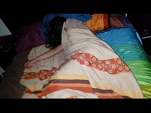 ❤️ Stepson berating sua jovem madrasta enquanto ela dorme. ☑ Porno em nós pt-br.123sex.ru ﹏